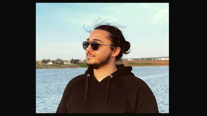 Yolda yürüdüğü sırada kalp krizi geçiren 19 yaşındaki Emre, hayatını kaybetti