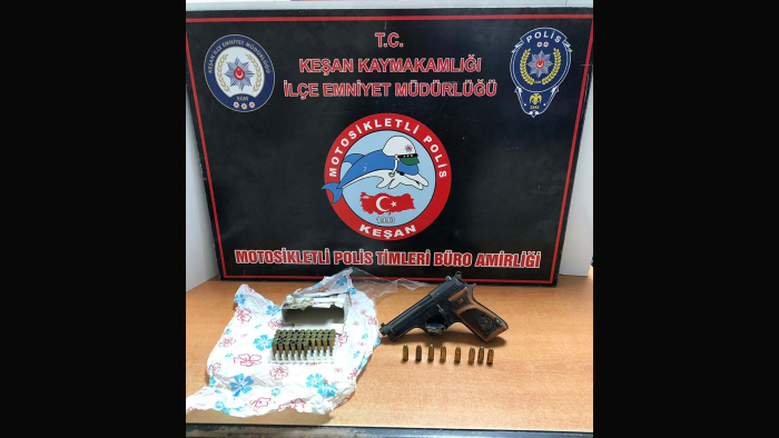 Keşan’da ruhsatsız tabanca ve 44 mermi ele geçirildi