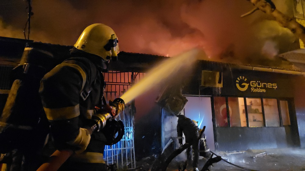Edirne’de 5 iş yeri yandı