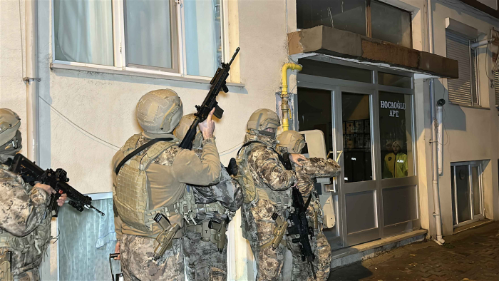 Edirne'de, sosyal medyadan silahla paylaşım yapan şüphelilere operasyon