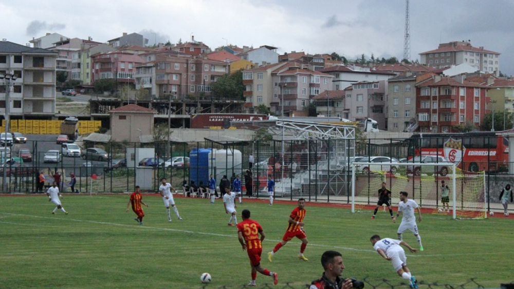 Edirnespor'da teknik direktör ve futbolcular sözleşmelerini feshetti