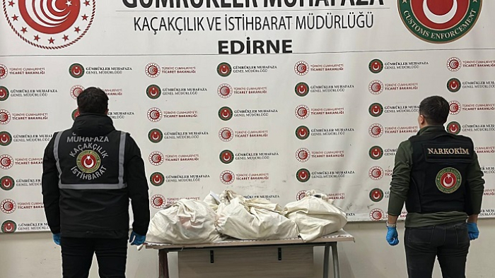 Kapıkule'de durdurulan TIR'da 67 kilo uyuşturucu ele geçirildi